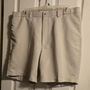 Roundtree & Yorke Light Beige Men's Dress Shorts